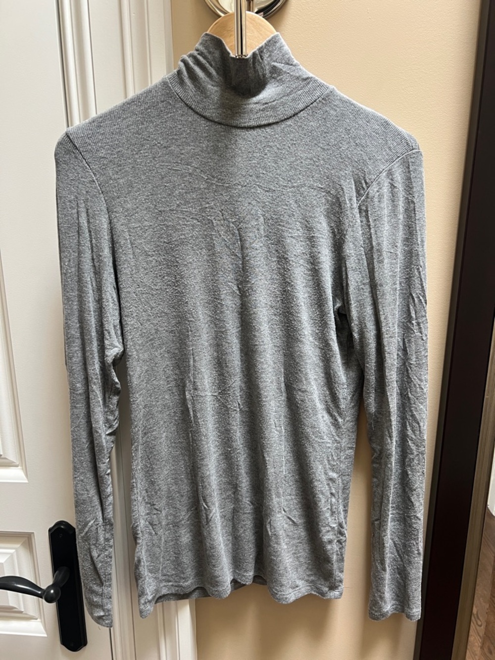 Wilfred Women’s Gray Turtleneck Sweater